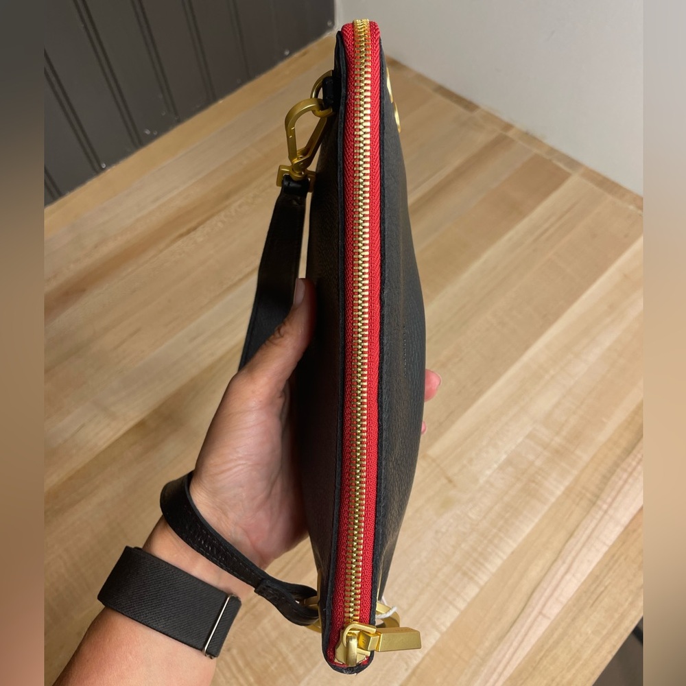 NWT Hammitt Nash Pochette Black w/Brushed Gold and Red Zip - Picture 6 of 16